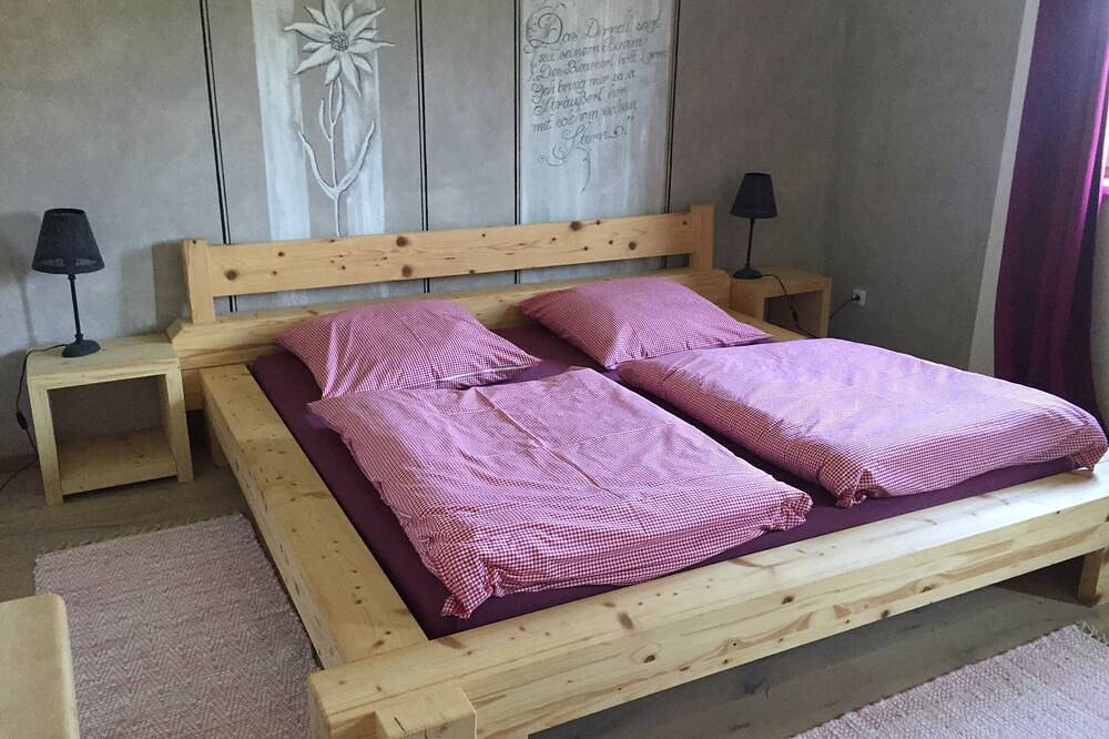 Ganze Wohnung, Ferienwohnung zum Bauerngarten in Baunigl, Riedering