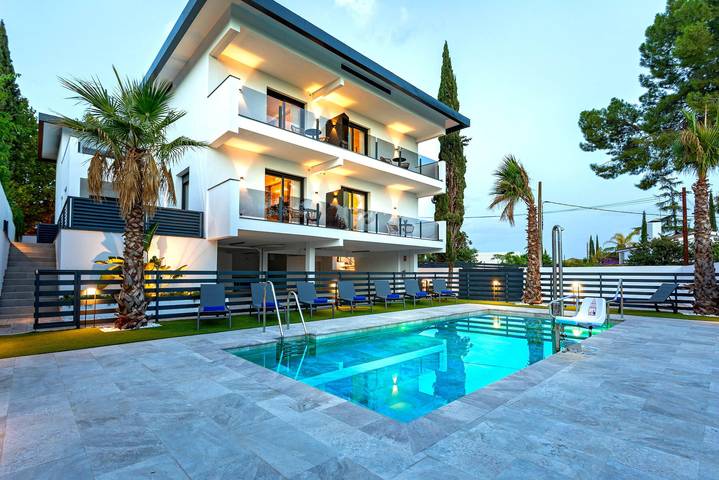Ferienwohnung für 4 Personen, mit Terrasse und Pool in Cordoba