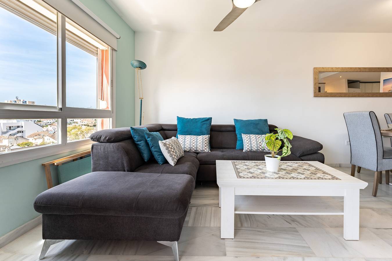 Entire apartment, Malagasuite Coastal Paradise Fuengirola in Los Boliches, Fuengirola