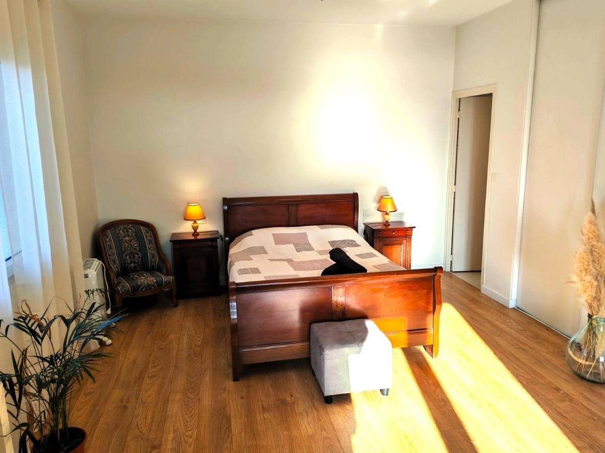 Double Room with Private Bathroom in Ampuis, Lyon et ses environs