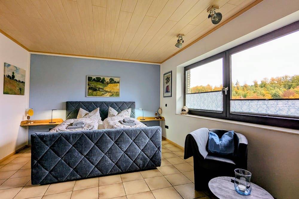 Ganze Wohnung, Ferienwohnung Haus Am Mühlenberg - Ferienwohnung Haus am Mühlenberg in Löhlbach, Haina (Kloster)