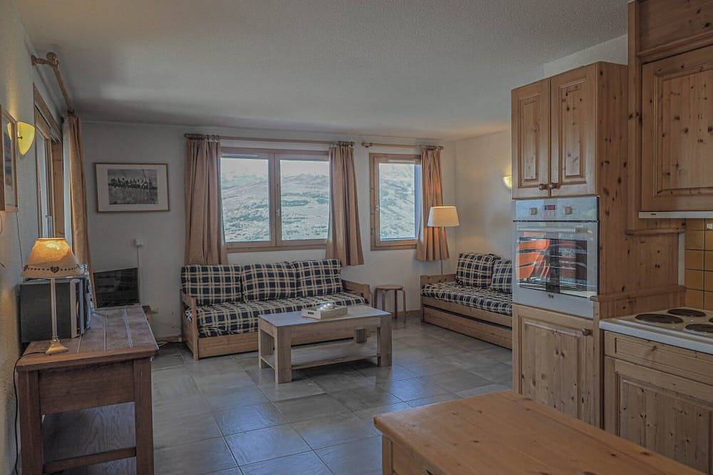 Apartamento entero, Light, bright 2 bed apartment for 6 people with lovely views and close to lifts in Landry, Parque Nacional de Vanoise