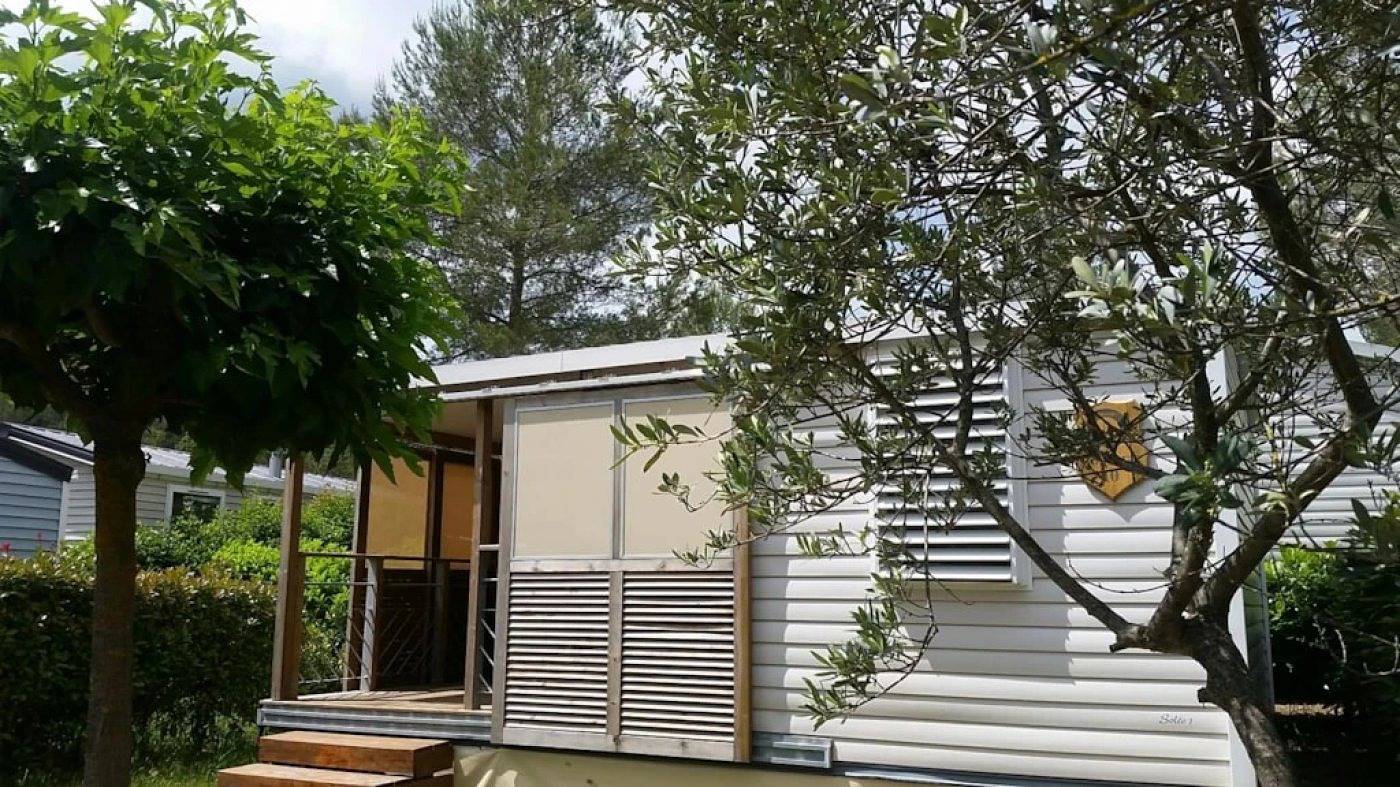 Zecamping 4 étoiles espace aquatique locatif clim 18m2 in Callas, Region de Draguignan