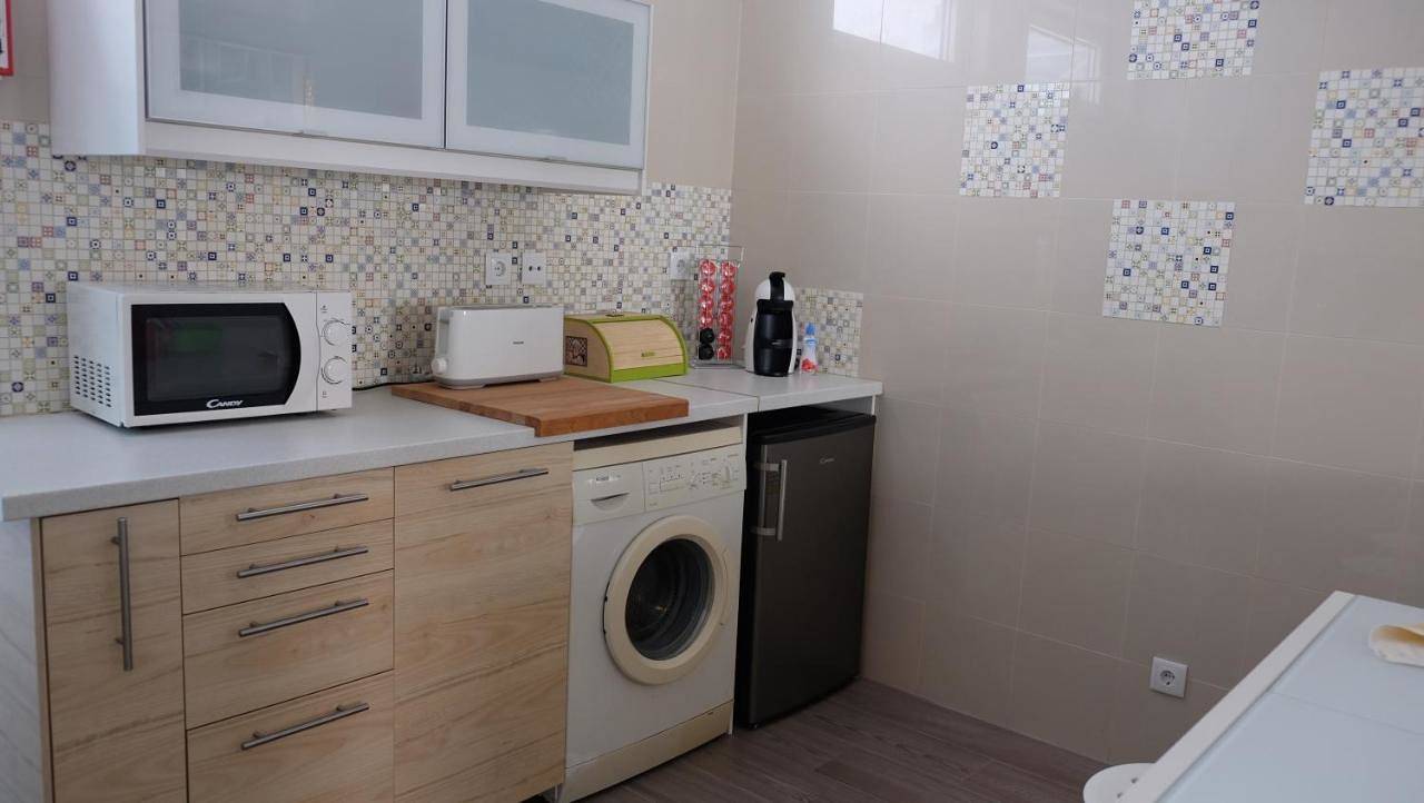 Three-Bedroom House in Praia da Califórnia, Sesimbra
