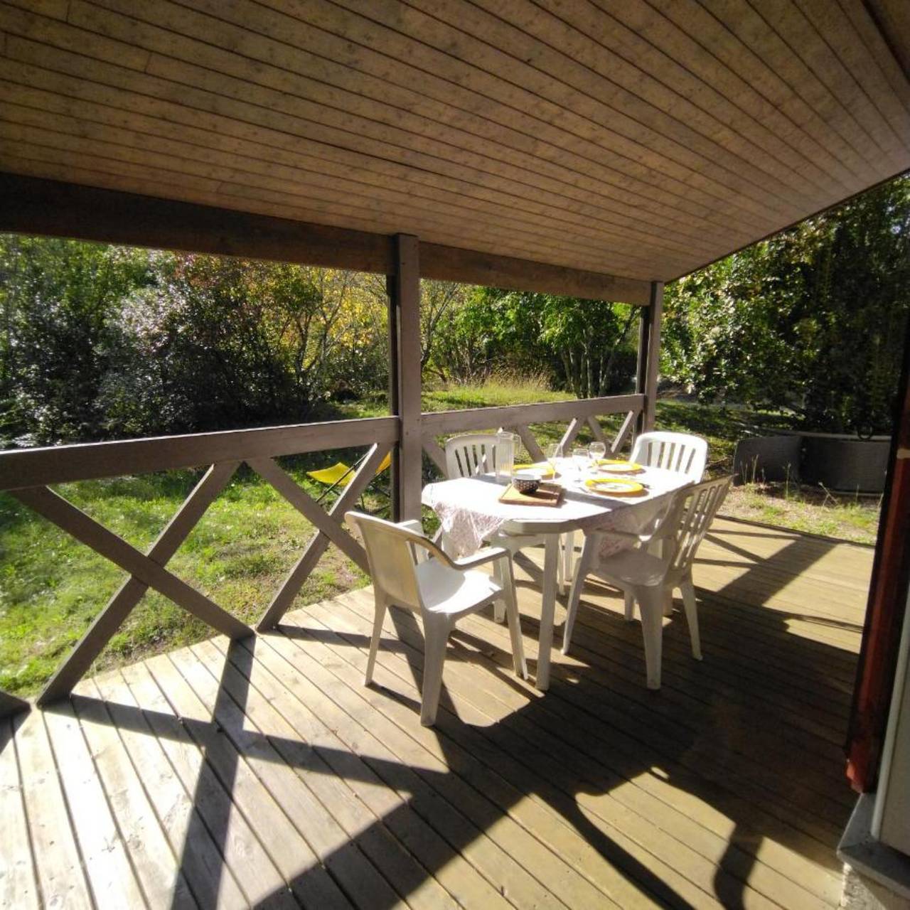 Chalet "Edelweiss" avec vue sur les montagnes, piscine partagée et 2 terrasses privées in Gravières, Cévennes