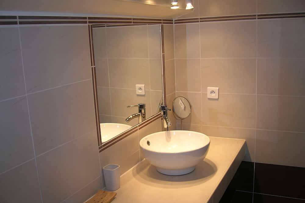 Appartement entier, Au cœur du village, appartement vue mer in Saint-Florent, Région de Calvi