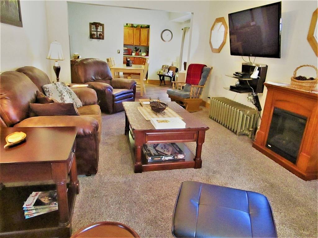 The Bear Den - Schöne 2 Schlafzimmer 1 Bad Haus in der Nähe von Skifahren, Motorschlitten und mehr in Ironwood, Gogebic County