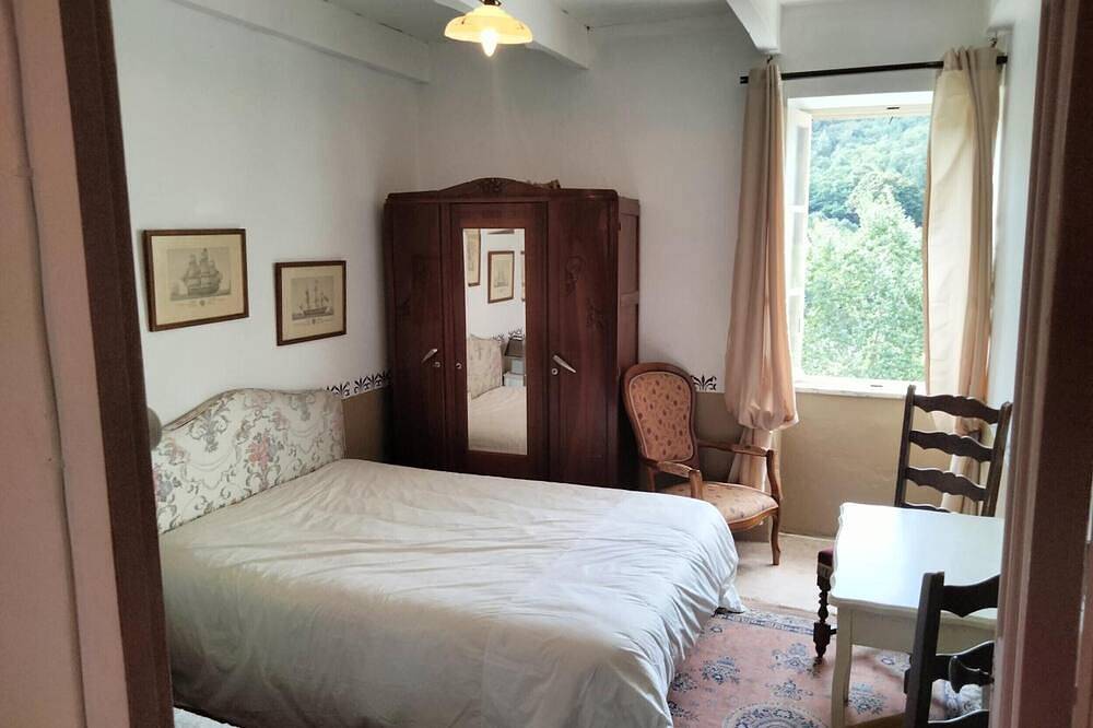 Apartamento entero, Agradable apartamento en La Salvetat Agout con terraza y vistas a la montaña in La Salvetat-sur-Agout, Region de Béziers