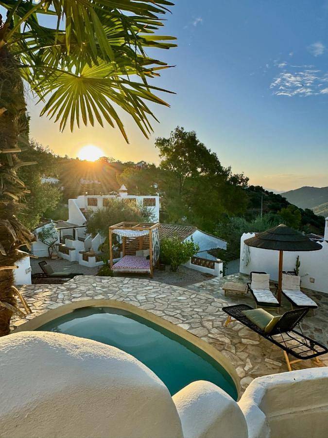 La Casita by Finca Maran met veranda, airco en gedeeld zwembad op kleinschalige Olijf Finca Adults Only in Solano, Colmenar