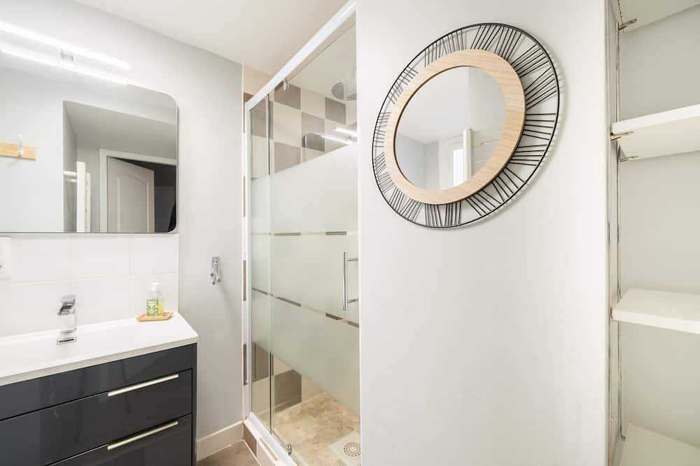 Entire apartment, Le Petit Vals - Proche Casino in Vals-les-Bains, Parc naturel régional des Monts d'Ardèche