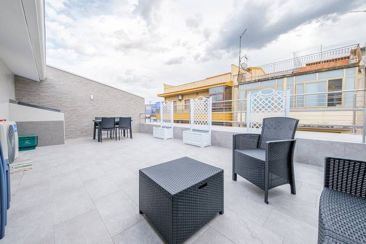 Vacation Home 'Alba's Home - Van Gogh' with Balcony, Wi-Fi & Air Conditioning in Valdina, Messina Province