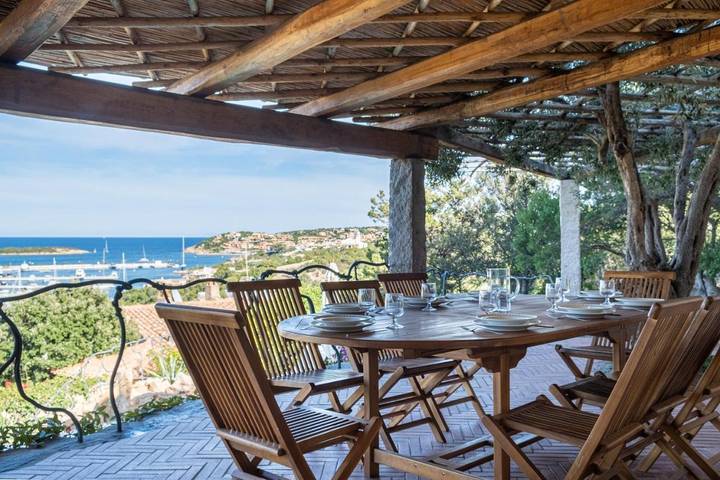 Villa pour 10 personnes, avec balcon et jardin ainsi que vue et piscine à Porto Cervo - 2
