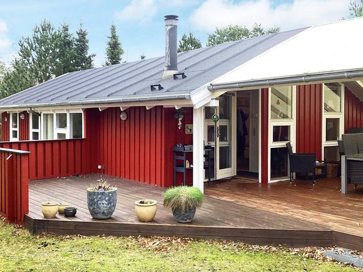 Ferieudlejning for 6 personer, med Terrasse i Hals