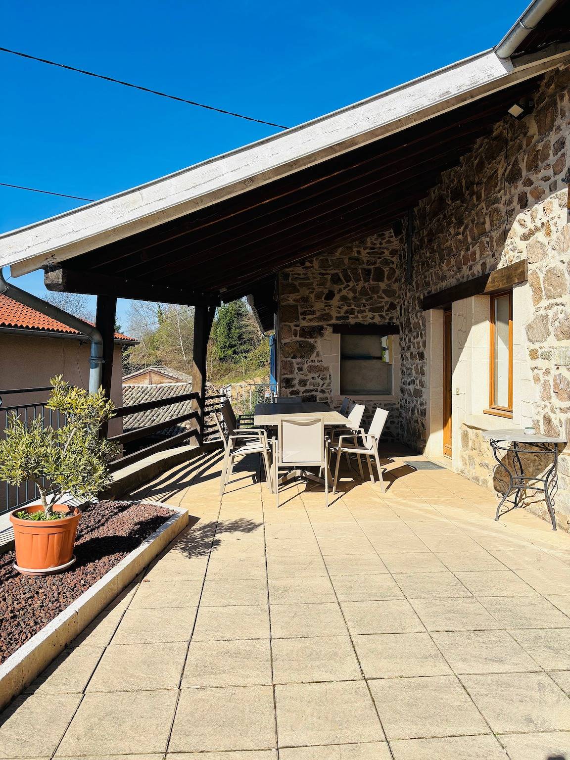 Gîte 'Gite De Clairette Et Nono' with Private Terrace and Wi-Fi in Lantignié, Beaujolais