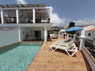 Villa for 6 Guests in Playa de Burriana, Nerja, Picture 2