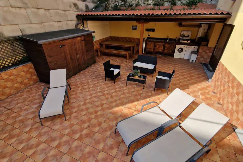 Apartamento entero, Gran alojamiento en la costa del país vasco, con capacidad para 8 o 10 personas in Ondárroa, Costa Vasca