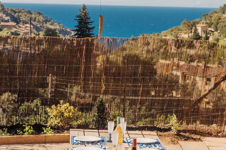Stunning 4 bedroom Villa in Deià with salt walter pool, large garden & sea view in es Clot, Deià