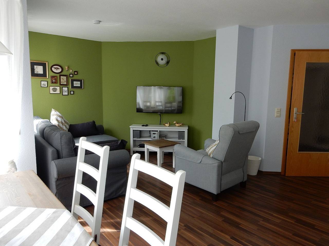 Ganze Wohnung, Apartment 'Am Wildpflanzenpark' mit gemeinsamer Terrasse, gemeinsamem Garten und Wlan in Unterkirnach, Mittlerer Schwarzwald