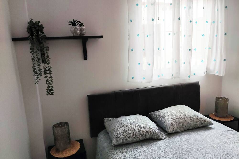 Appartamento intero, Gandia spacious ground floor flat close to shops, bars, bus & centrally located in Gandia, Costa de Valencia