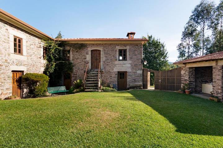 Location de vacances pour 9 personnes, avec jardin dans Tondela - 2