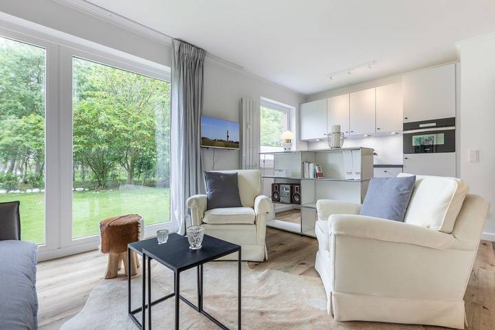 Ganze Wohnung, Idyllische Lage, ebenerdig im Erdgeschoss mit Terrasse und Garten in Wenningstedt, Sylt