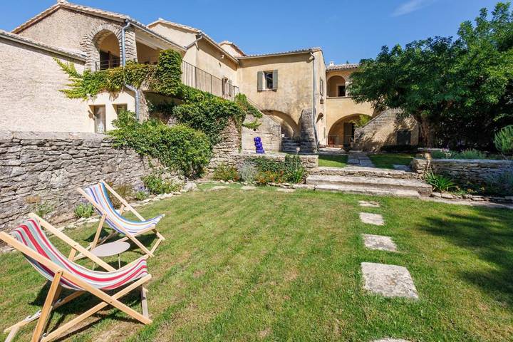 Maison d’hôte pour 2 personnes, avec jardin et terrasse ainsi que vue et piscine à Uzès - 2