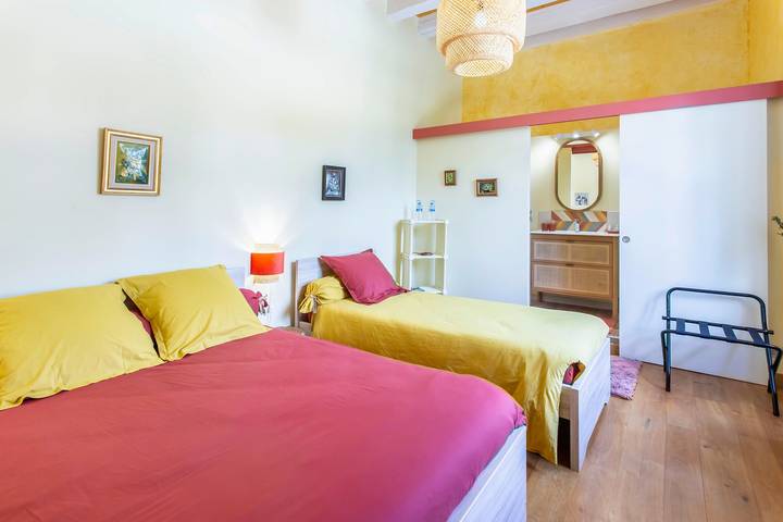 Chambre d’hôte pour 2 personnes, avec jardin, adapté aux familles à Montignac-Charente