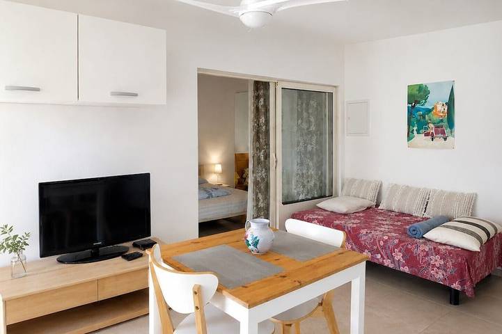 Location de vacances pour 3 personnes, avec jardin ainsi que terrasse et piscine à Ansouis - 3