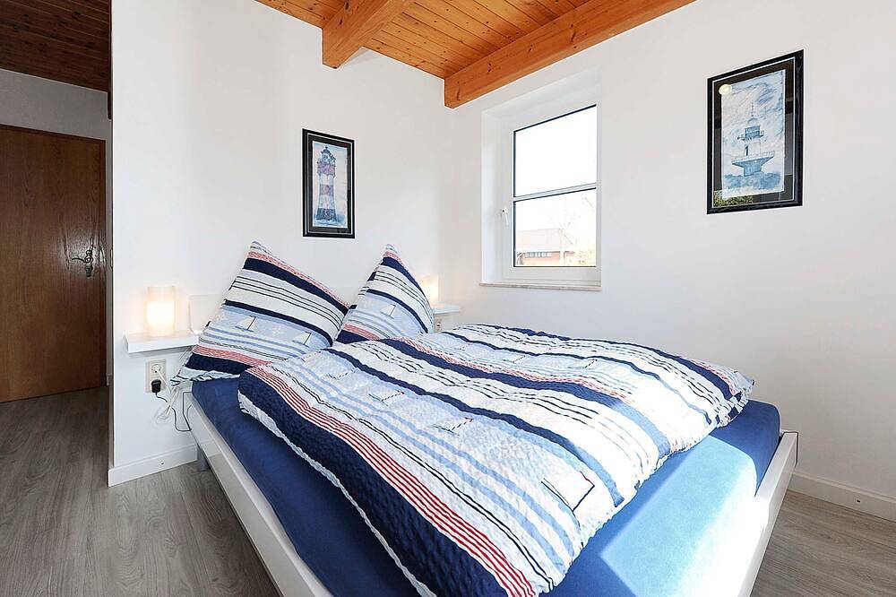 Ganze Wohnung, Ferienwohnung 1 - Ferienwohnungen Haus Konteradmiral Ulrich Lübbert in Werdum, Landkreis Wittmund