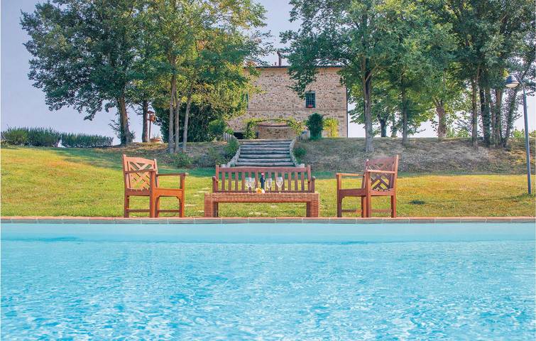 Oasi di Citerna: appartamento di 200mq con piscina e parcheggio in Citerna, Valtiberina