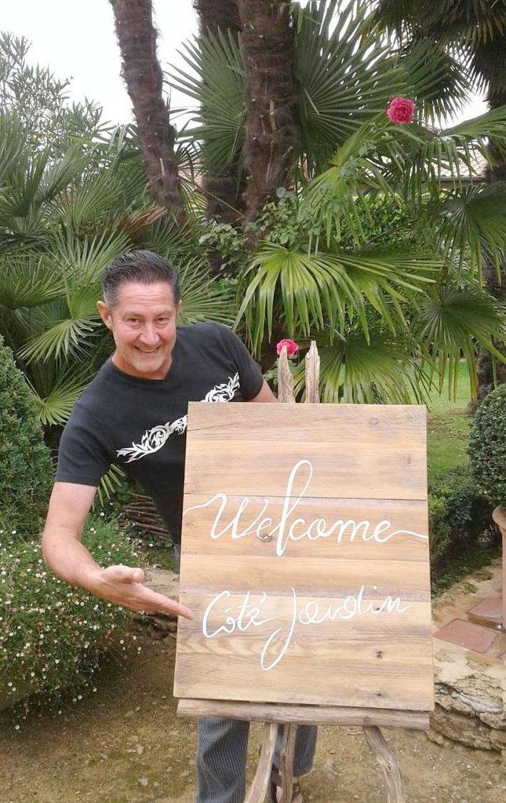 Maison d’hôte pour 2 personnes, avec vue ainsi que piscine et jardin à Hontanx