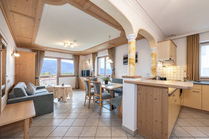 Ferienwohnung für 6 Personen, mit Sauna und Balkon am Kronplatz - 2