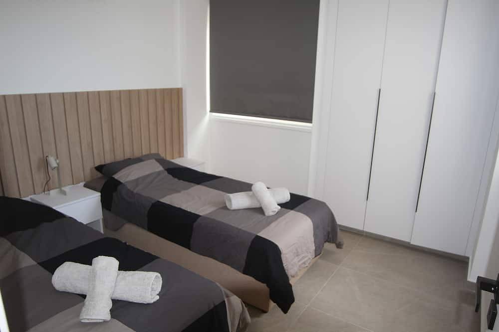 Entire apartment, Haris' apartment Mackenzie beach in Larnaca, Larnaca District