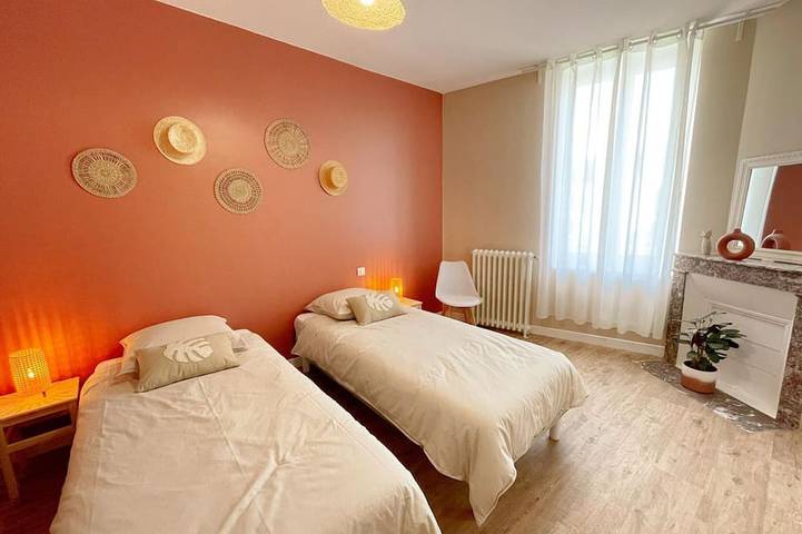Renoviertes Ferienhaus für 6-8 Personen, mit Garten, Terrasse und Parkplatz, nahe am Zoo und Sehenswürdigkeiten in Noyers-sur-Cher, Romorantin-Lanthenay und Umgebung