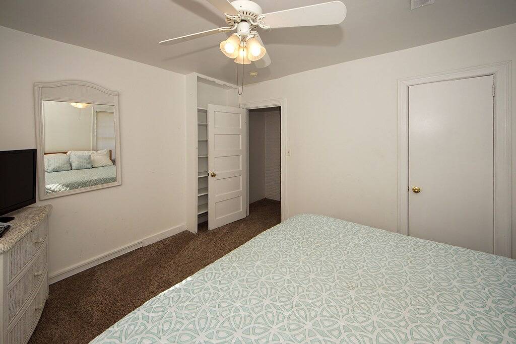 Ganze Wohnung, Folly Jewel - Pet Friendly - Winter Monatsmieten in Folly Beach, Charleston County