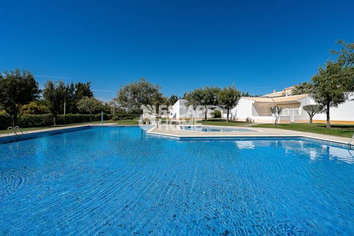Huisje aan zee voor 6 personen, with kinderzwembad and balkon as well as tuin in Portugal