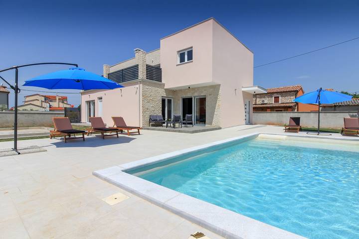 Ferienhaus für 10 Personen, mit Pool und Terrasse, mit Haustier in Sisan - 2