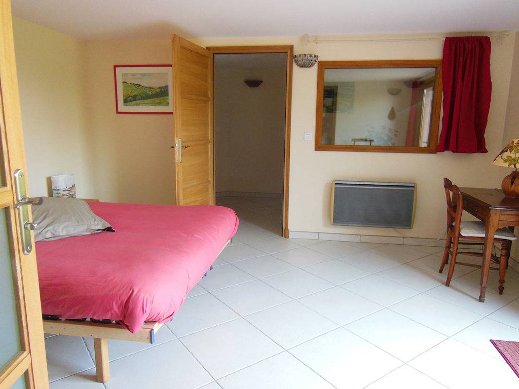 Chambre d'hôtes à la campagne - La Ruche - Chambre in Saint-Michel-sur-Rhône, Parc Naturel Régional du Pilat