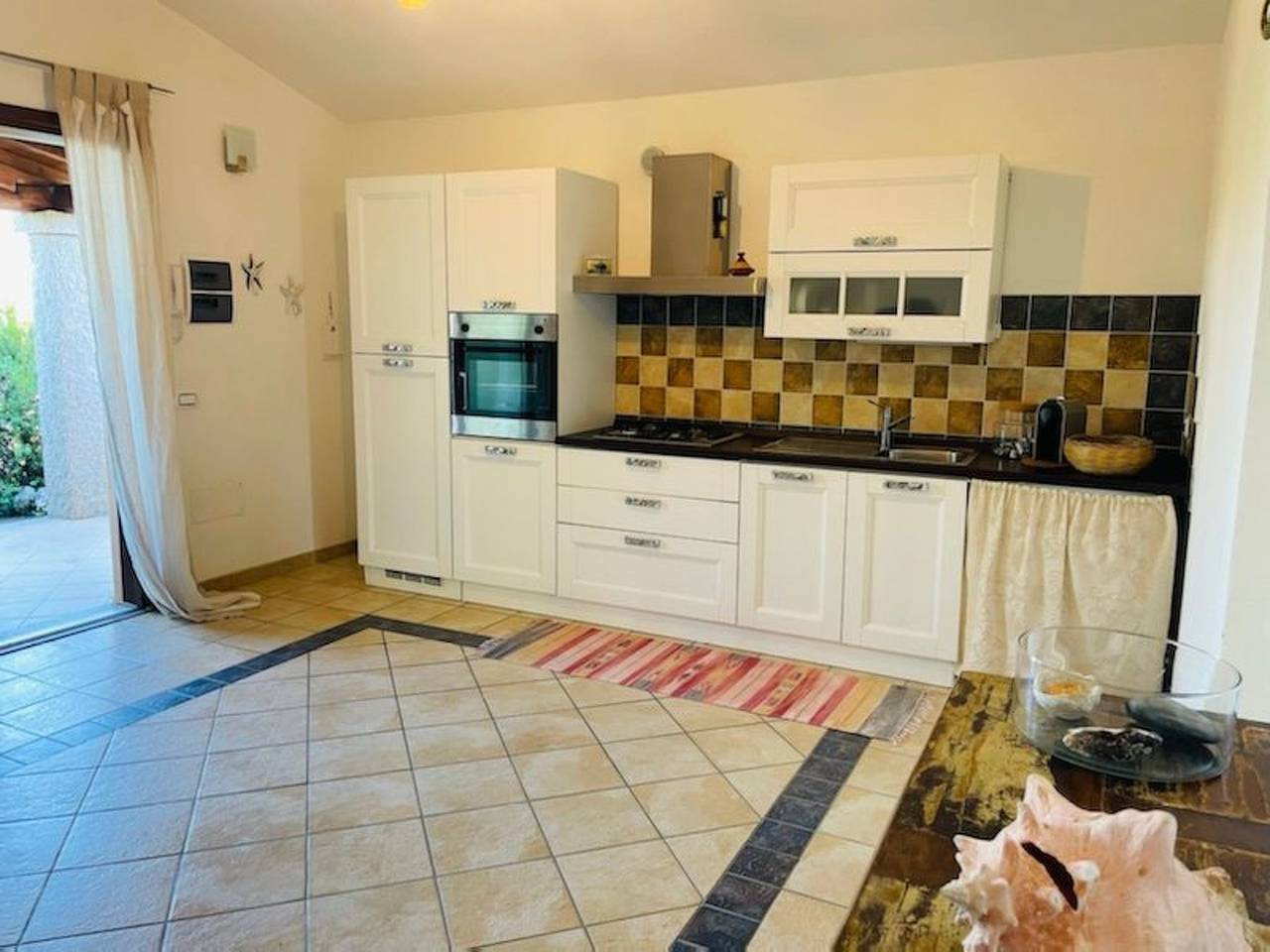 Apartamento entero, 1 Kilometer vom Strand entfernt in Baia Sant'Anna, Olbia-Tempio