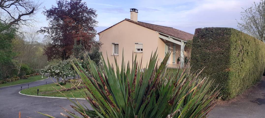 Gîte pour 8 personnes, avec terrasse ainsi que piscine et jardin à Villeréal - 2
