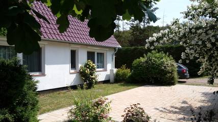 Ferienwohnung für 4 Personen, mit Garten und Balkon sowie Sauna im Dierhagen Ost