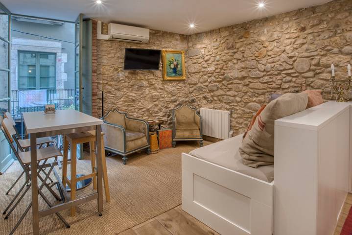 Apartment for 2 people, with Balcony in Girona