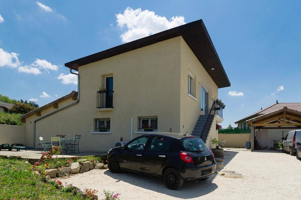 Double Room with Garden View in Saint-Clair-du-Rhône, Région de Vienne