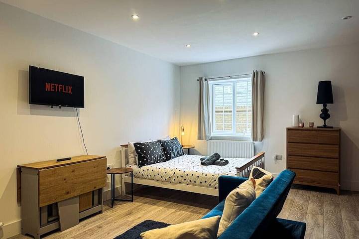 Apartment for 3 people, with pets in Maidstone