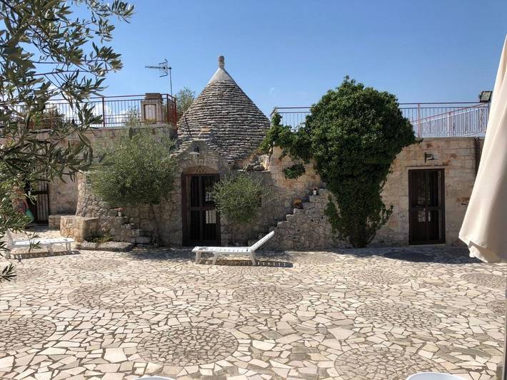Trullo per 5 persone, con piscina e giardino nonché panorama a Monopoli
