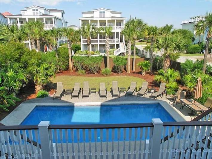 Vacation house for 18 people, with balcony in Isle of Palms