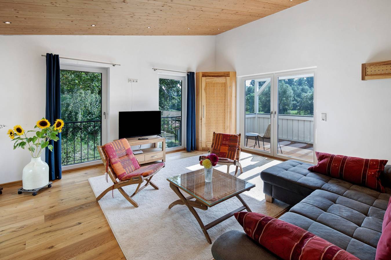 Ganze Wohnung, "Ferienhaus Das Große Paradies“ mit Sauna, Garten, Hottube und Wlan in absoluter Traumlage in Hessisches Bergland