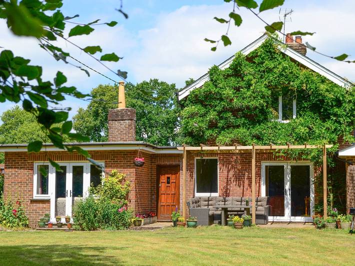 Cottage for 7 people, with garden, with pets in Dorset