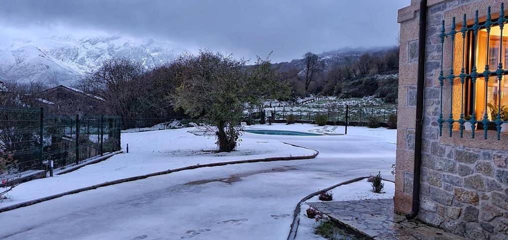 Casa rural para 2 personas, con piscina además de jardín y vistas en Parque Nacional de Los Picos de Europa - 4