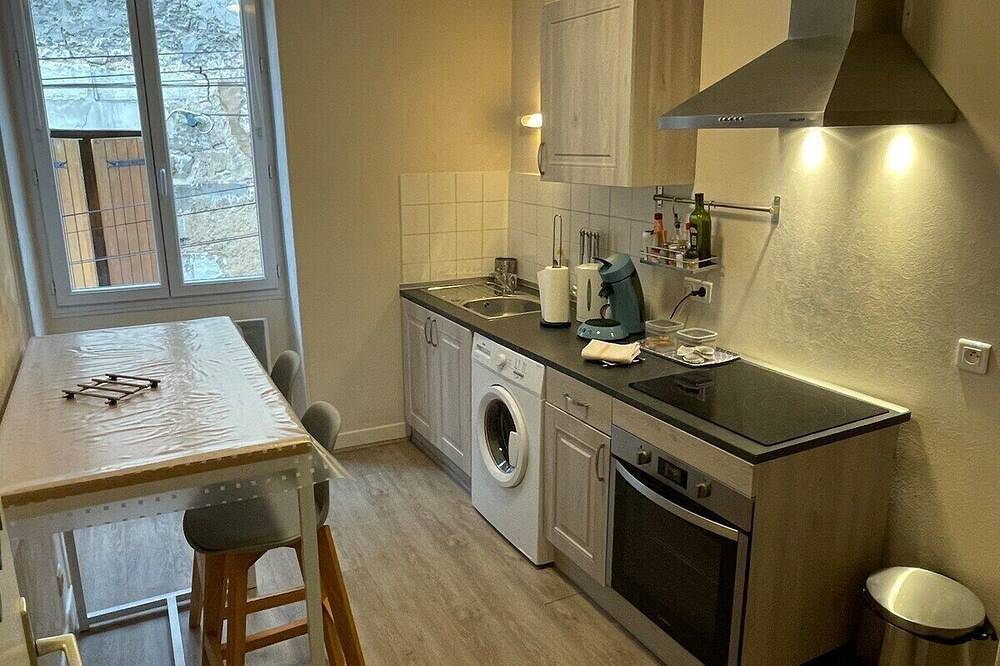 Apartamento entero, Apartamento-Vista a la Ciudad-Baño Privado in Chablis (Yonne), Auxerre region